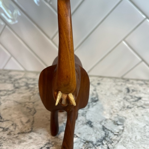 Small Vintage Hand Carved Vintage Wood Elephant Figurine/Sculpture/Statue - Picture 4 of 7